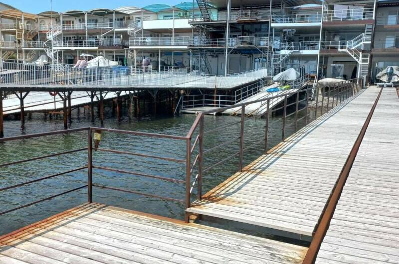 Эллинг у моря