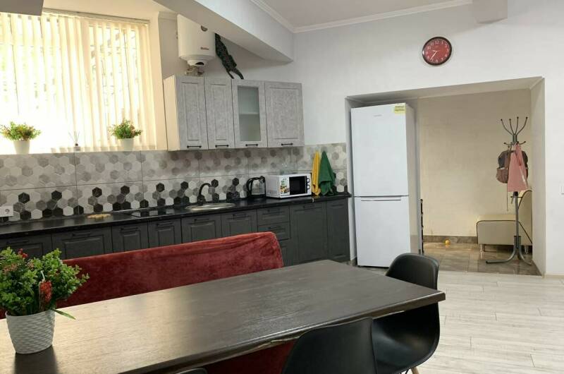 2-х комнатные апартаменты в центре Ялты