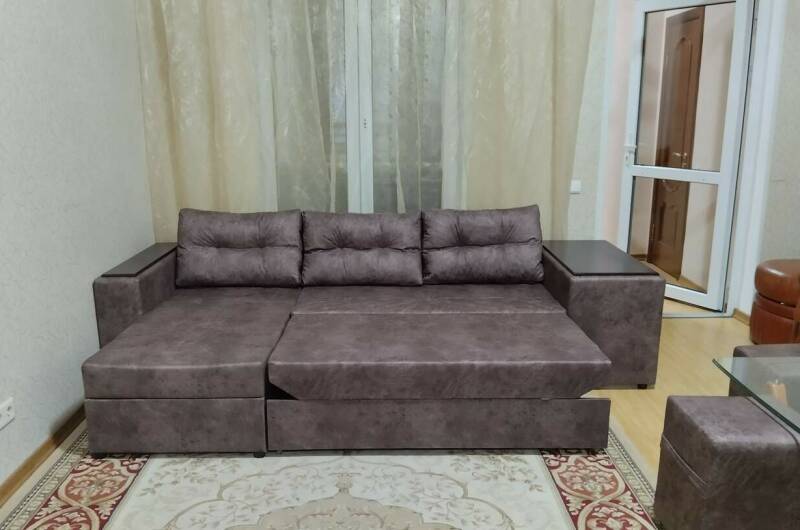 Трёхкомнатная квартира со своим двором