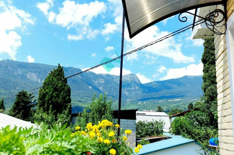 Этаж под ключ с видом на море и горы