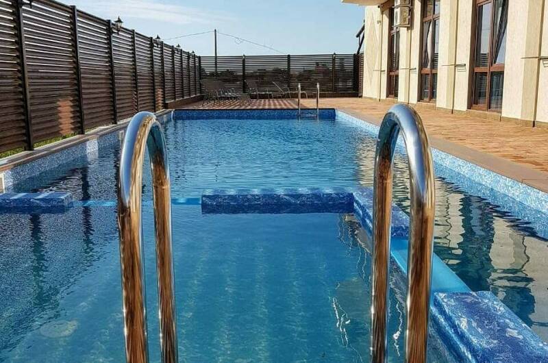 Отель «Акрос»