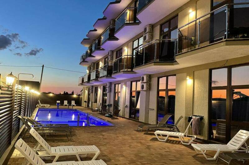 Отель «Акрос»