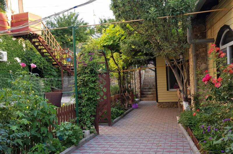 Гостевой дом на Сиренной 1