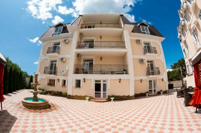 Коттедж семейного отдыха «Крымские друзья»