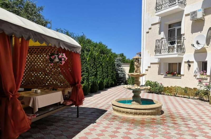 Коттедж семейного отдыха «Крымские друзья»