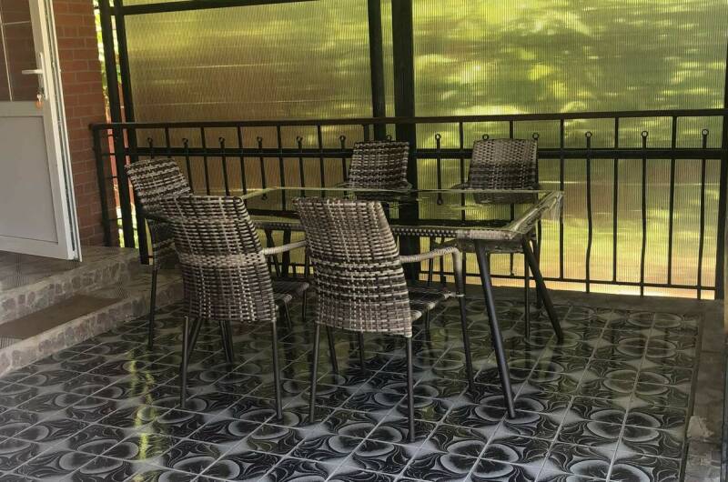 Дом на две семьи