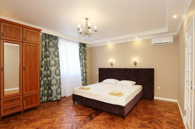 Дом на две семьи