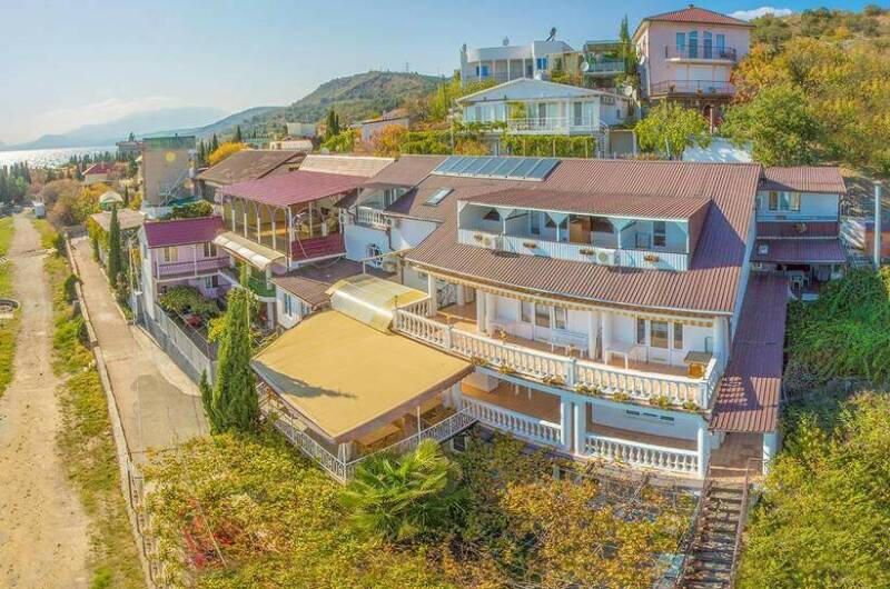 Гостевой дом «Дом с колоннами»