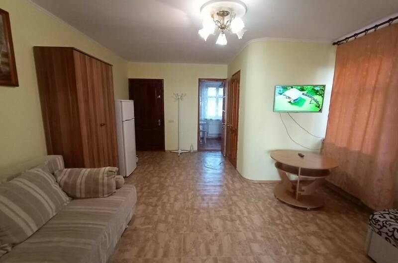 2-х комнатная квартира на Революции