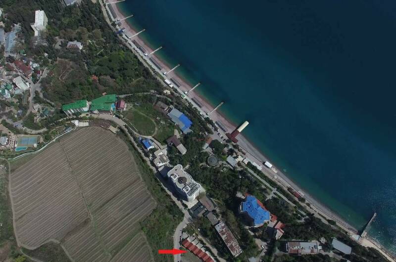 Частный дом с апартаментами