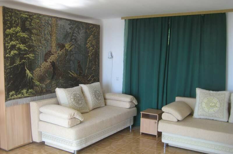 Частное домовладение «Людмила»