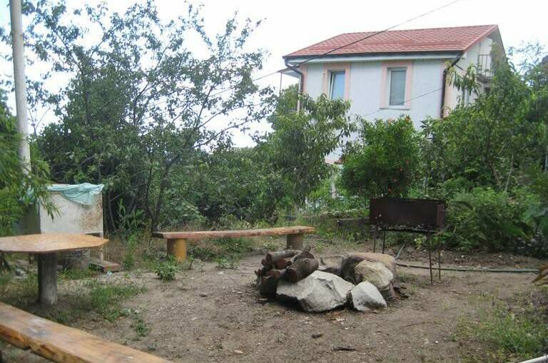 Частное домовладение «Людмила»