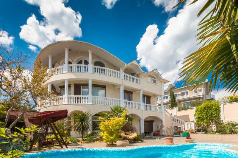 Апартаменты на Лазурной