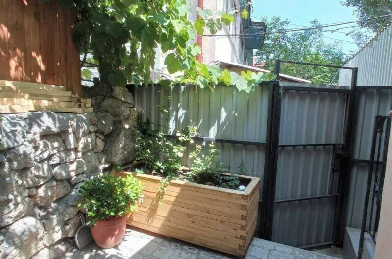 Квартира у дворца «Алупка-Роза 1»