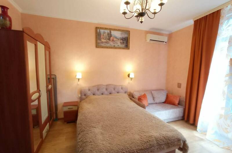 Квартира у дворца «Алупка-Роза 1»