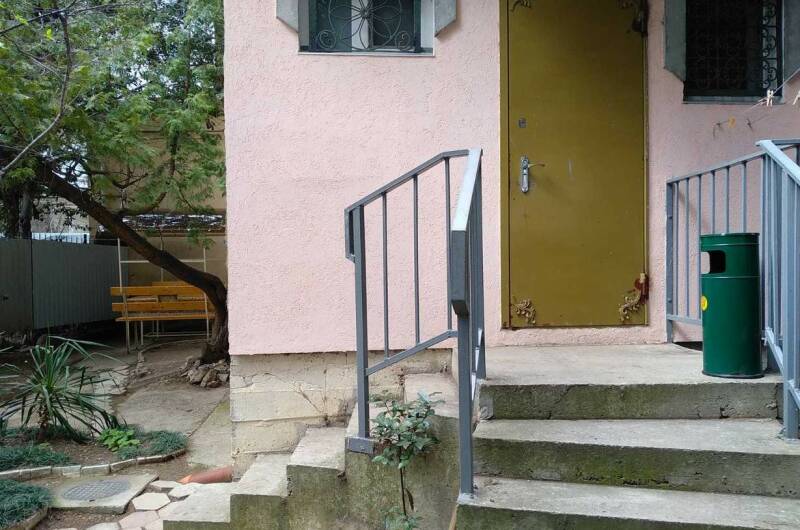 Однокомнатная квартира с двором и парковкой