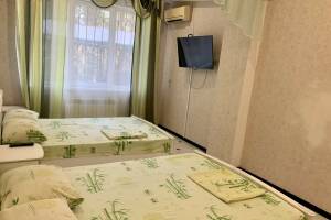 Изображение Студия рядом с набережной Ялты #5