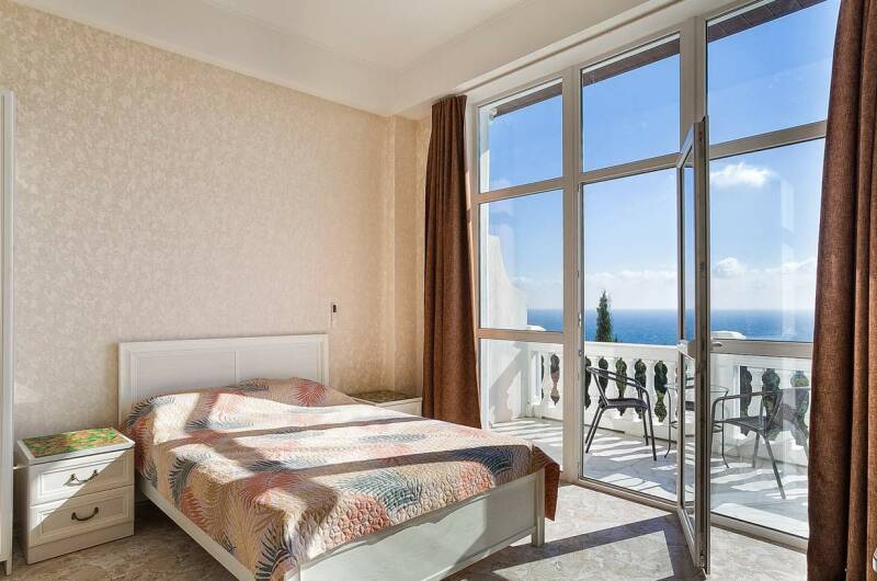 Супервидовая студия напротив санатория им. Боброва