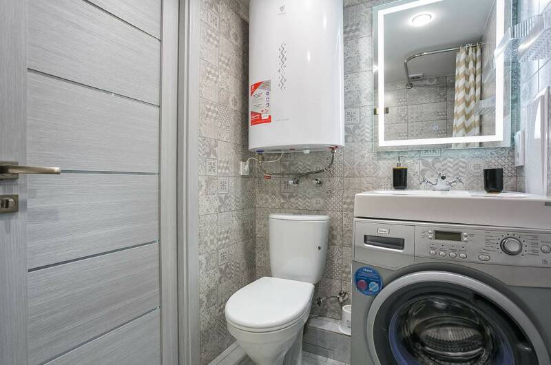 Двухуровневая студия с большим балконом