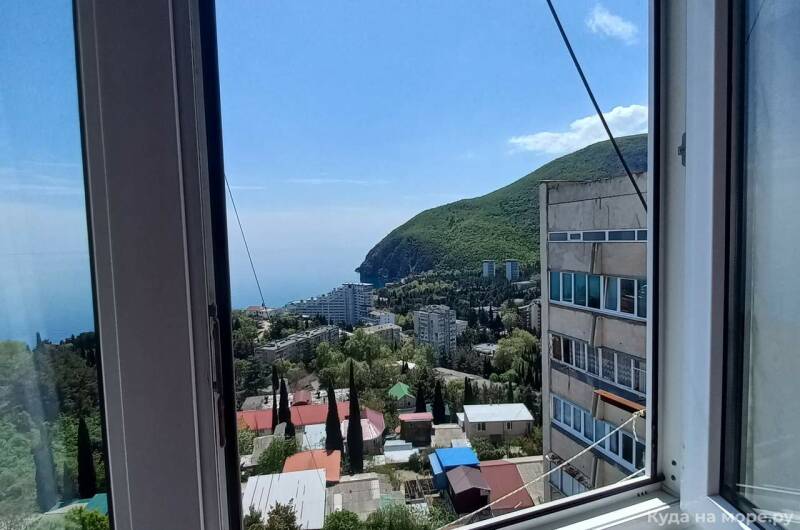 Квартира с панорамным видом на море и гору Медведь
